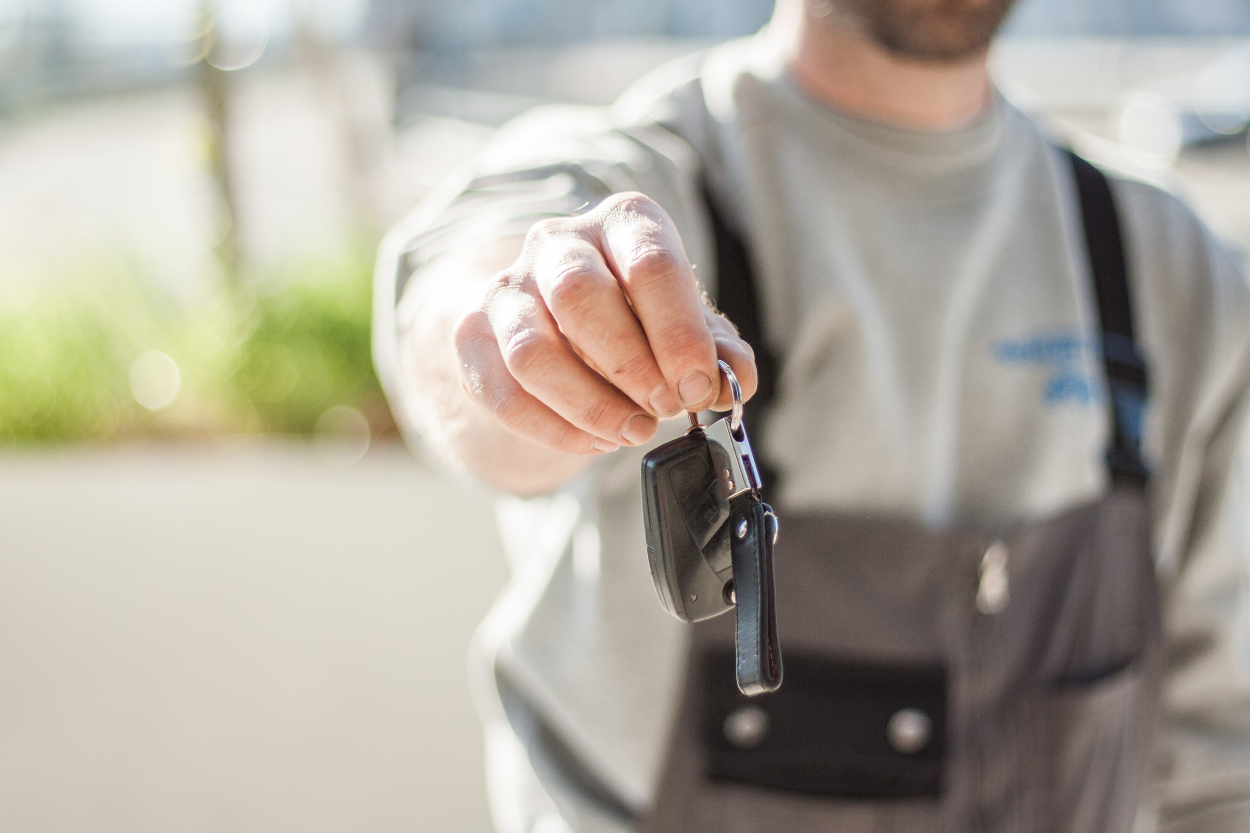 https://autoservice-on.de/wp-content/uploads/2023/04/Autoschluessel.png